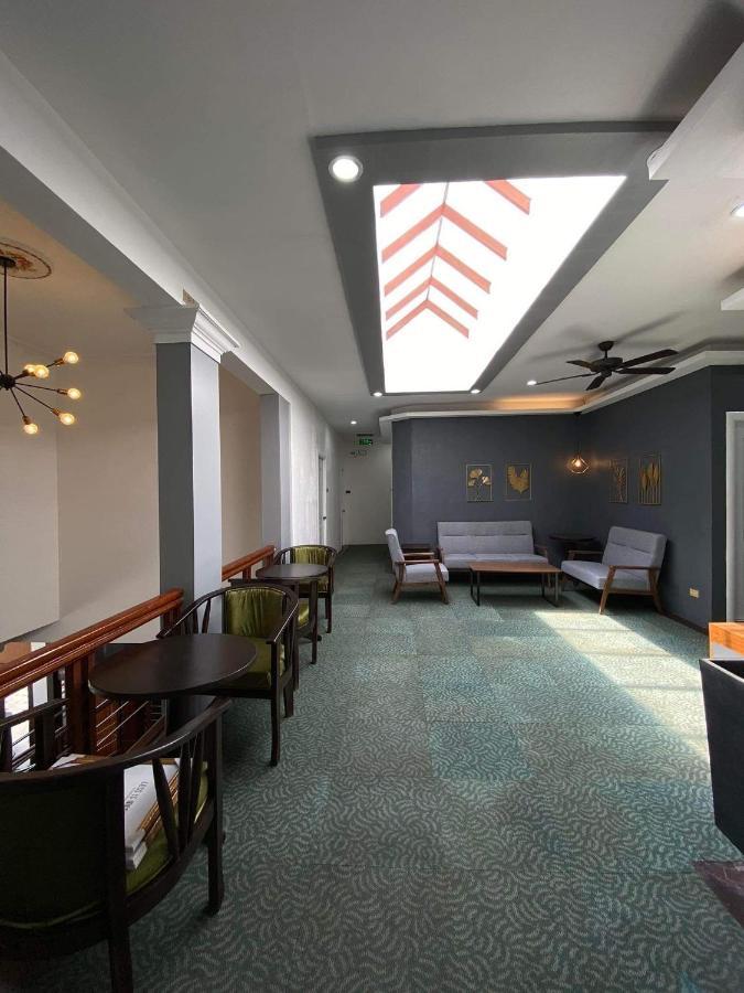 Dumaguete Seafront Hotel دوماغيتي المظهر الخارجي الصورة