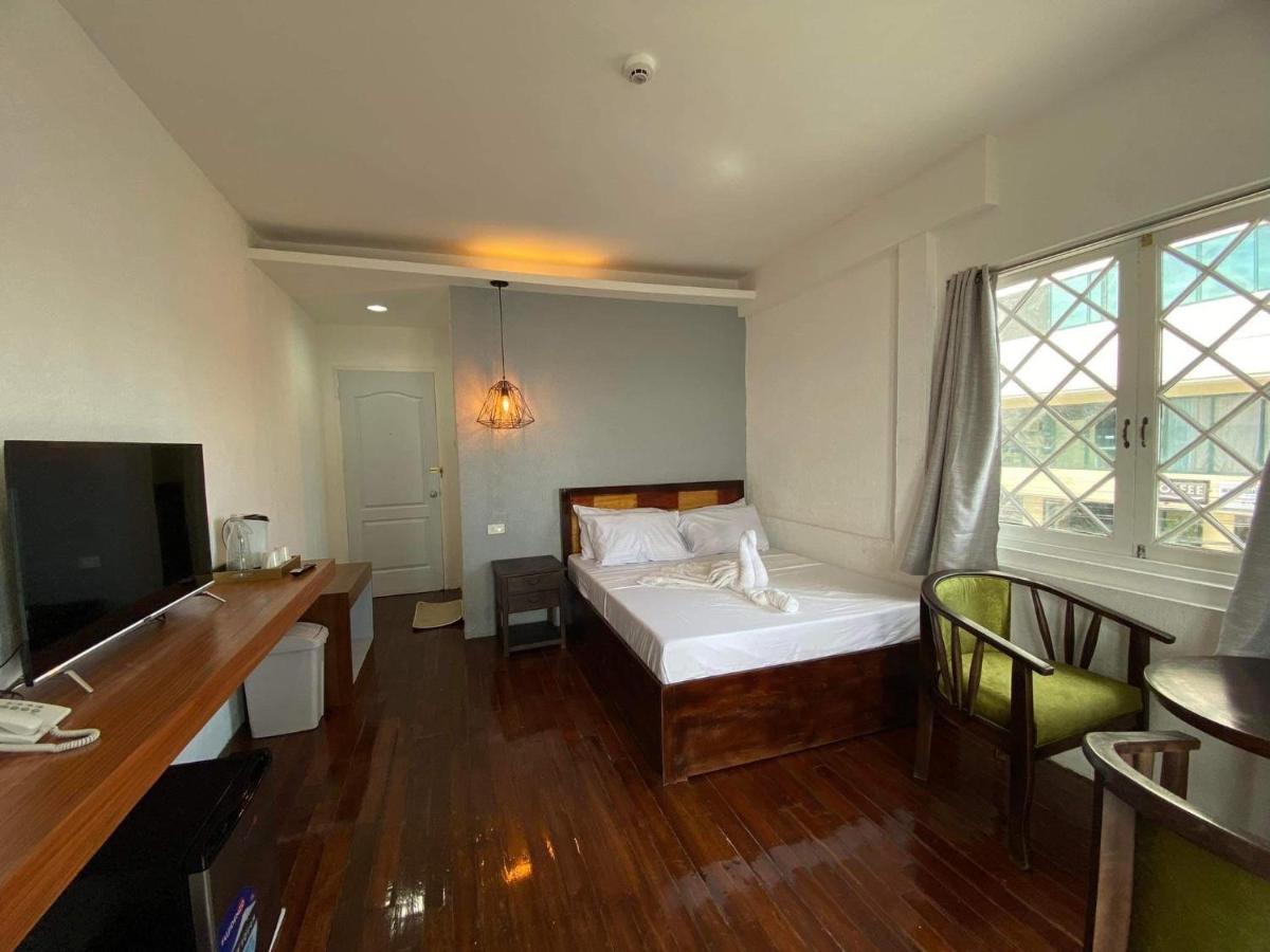 Dumaguete Seafront Hotel دوماغيتي المظهر الخارجي الصورة